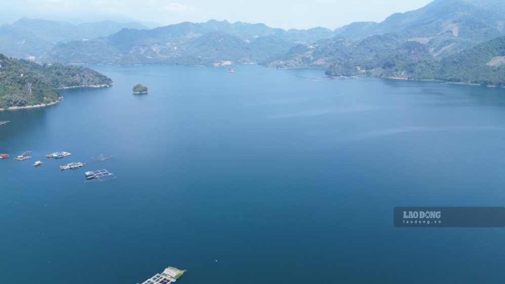 ホアビン湖の水位は標高100.79mです。写真:ミン・グエン