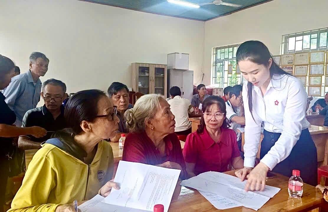 Officials in Nha Bich commune will go to hamlets to guide people to carry out procedures for issuing red books. Photo: Nha Bich Commune People's Committee