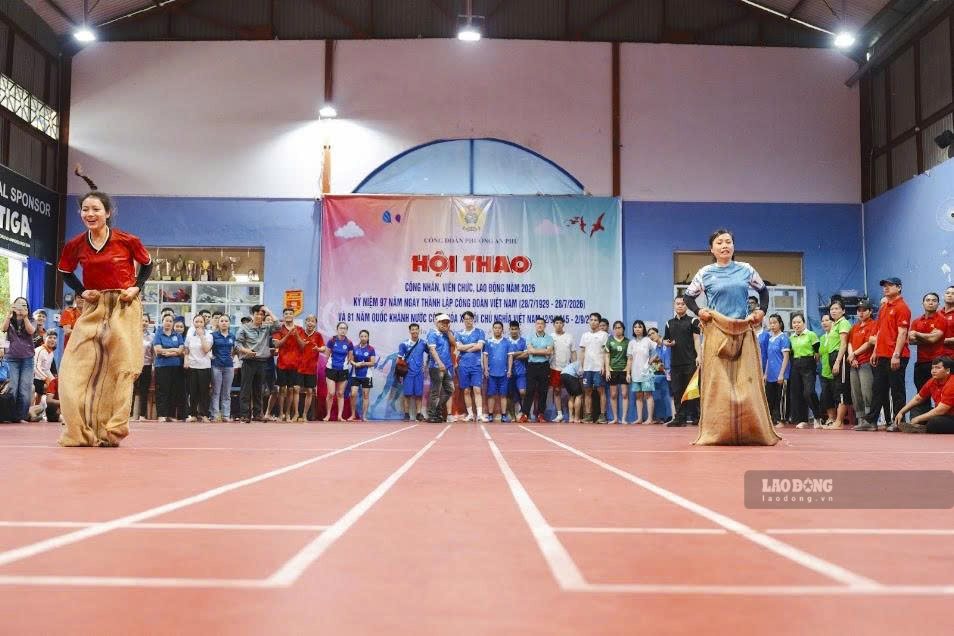Les membres du syndicat et les travailleurs participent activement aux épreuves. Photo Thanh Tuấn