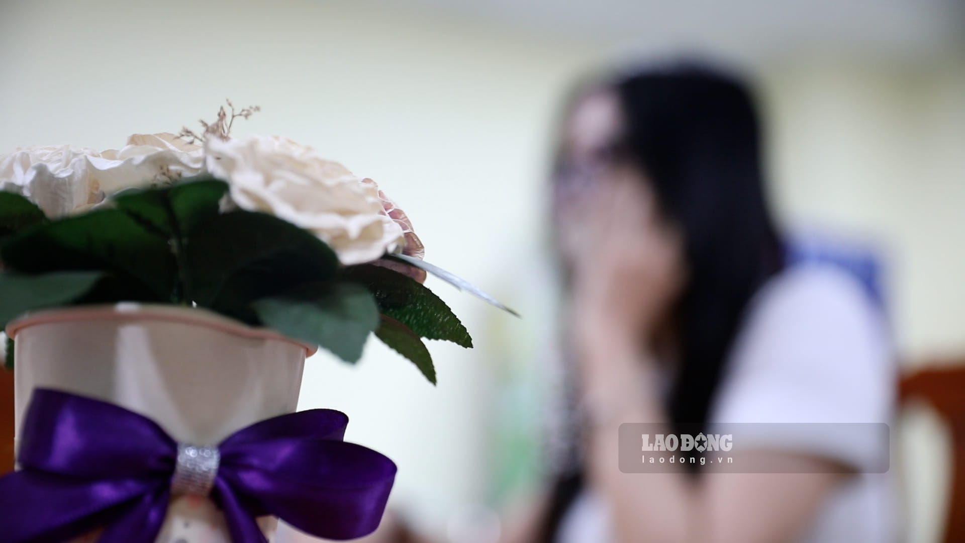 Pressure in the early years of marriage, something many daughters-in-law have to face. Photo: Huyen Trang