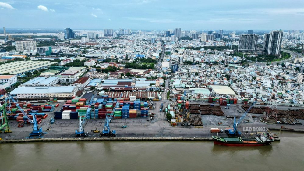 Vị trí xây dựng cầu Thủ Thiêm 4 phía phường Tân Thuận. Ảnh: Anh Tú