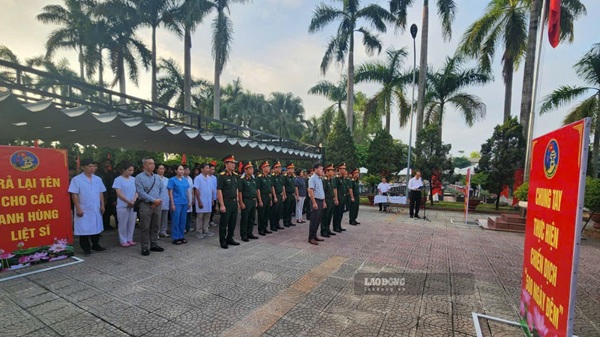 Hanoi deploys sample collection of martyrs' remains at Nhon Martyrs' Cemetery. Photo: Minh Hanh