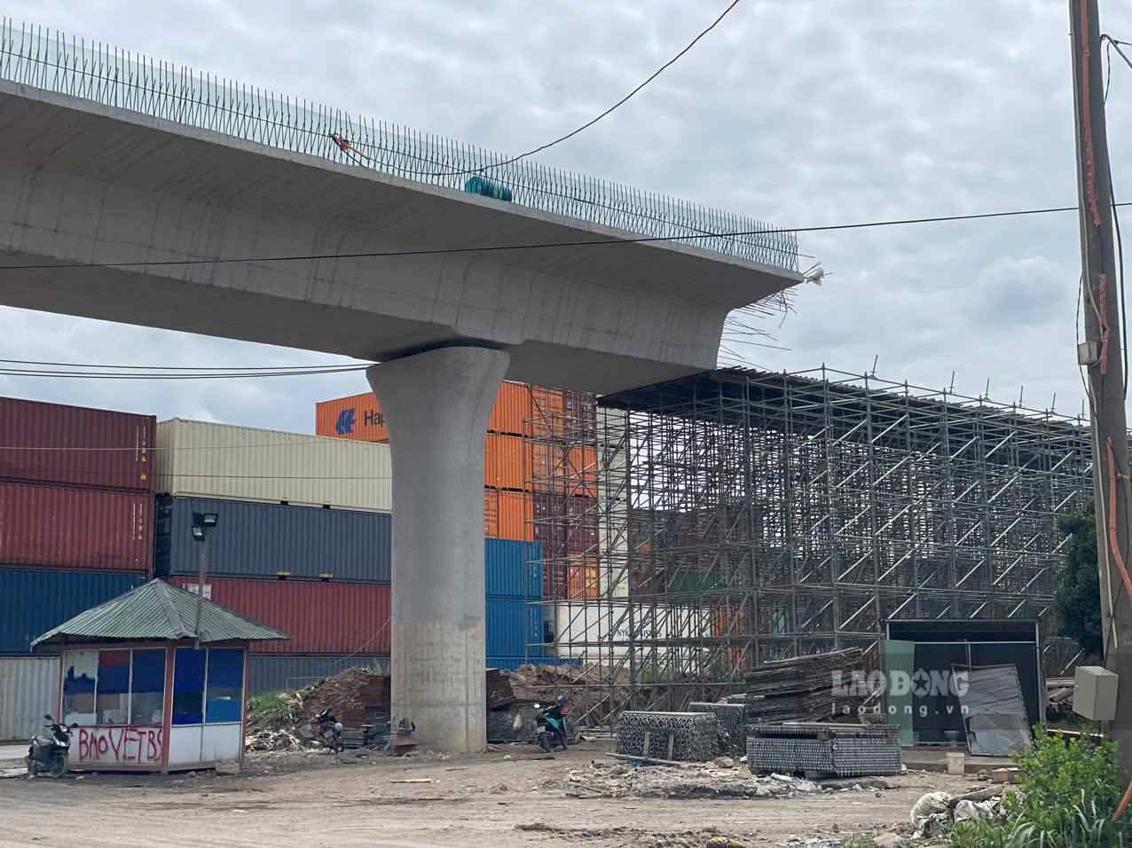 4 nhánh cầu vượt phụ đang được đẩy nhanh tiến độ thi công. Ảnh: Đình Trọng