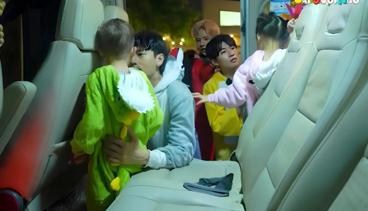 Isaac reluctantly says goodbye to the children. Photo: Producer.