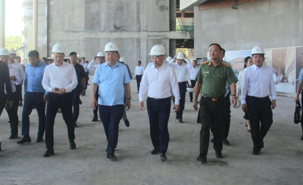 Politburo Member, Standing Deputy Prime Minister Pham Gia Tuc and the working delegation inspected the progress of a number of key projects serving the APEC 2027 Summit. Photo: Tien Dung/ An Giang Provincial Police
