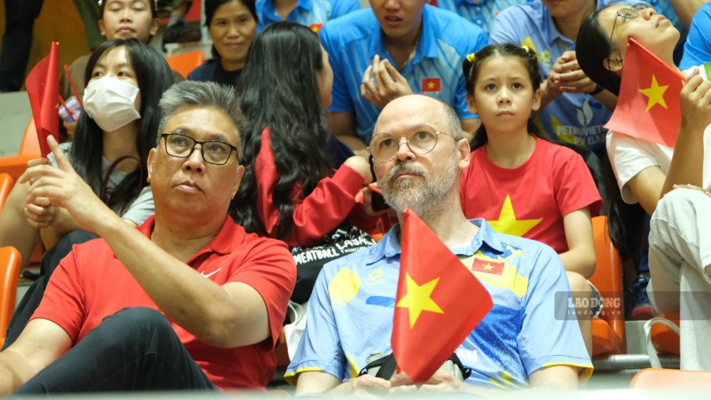 Huấn luyện viên