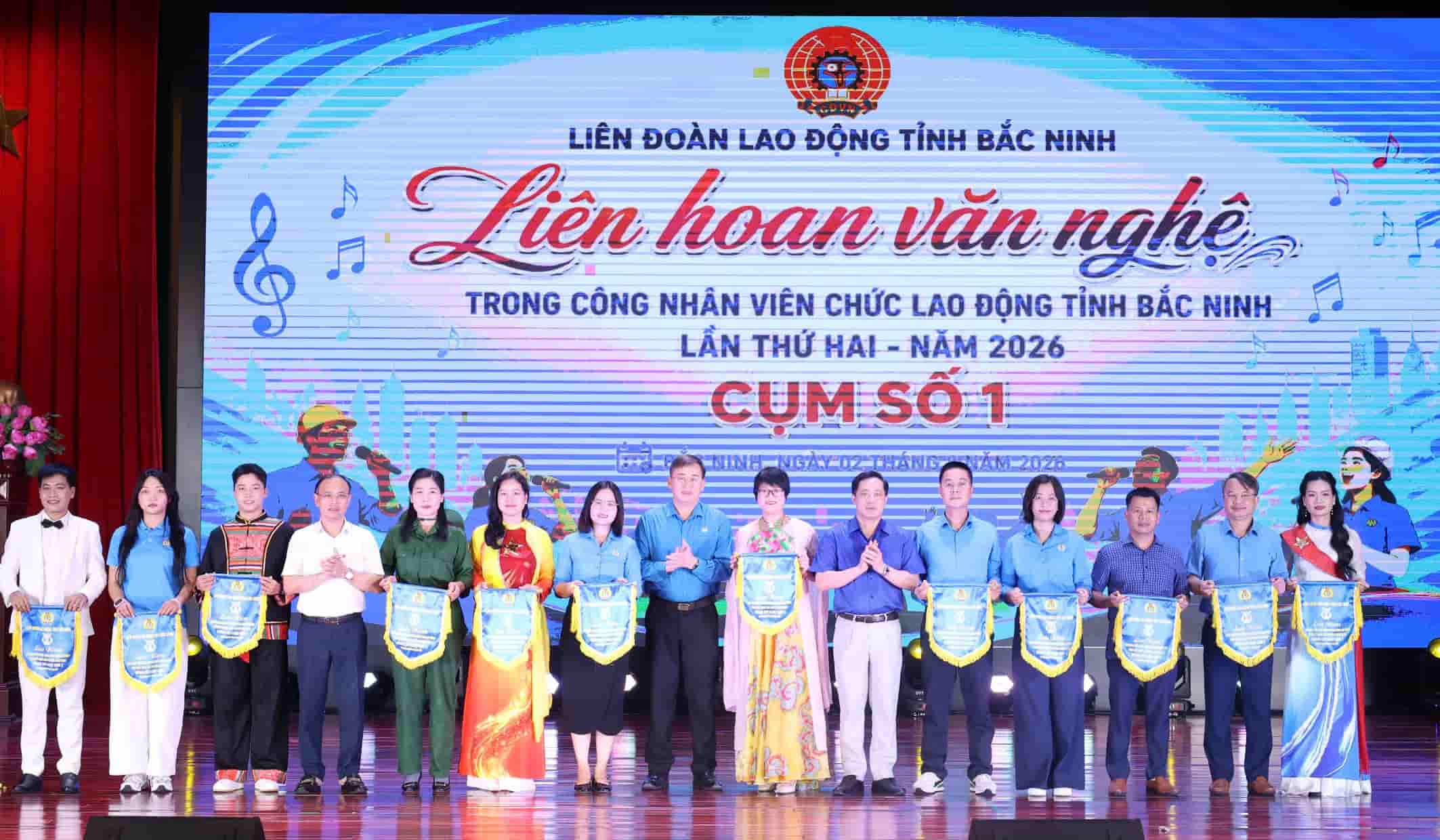 14 art troupes with nearly 300 amateur actors who are union members, workers, civil servants, and laborers directly participating in the performance. Photo: Quyet Chien/Bac Ninh Provincial Labor Federation.
