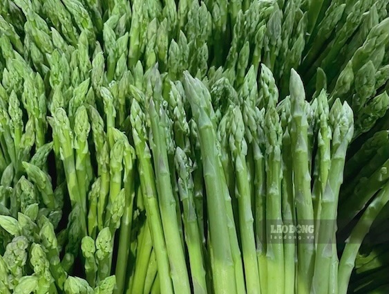 Along with kale, asparagus is also a vegetable that can support muscle growth. Photo: Kieu Vu