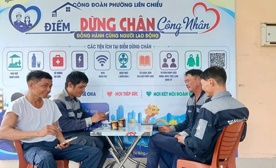 Workers' rest stop - Accompanying workers" is a new model, piloted by the Lien Chieu Ward Trade Union, Da Nang City. Photo: Lien Chieu Trade Union