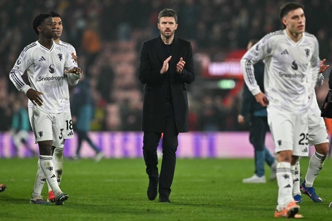 Michael Carrick cannot be assured about Man United's midfield.  Photo: AFP