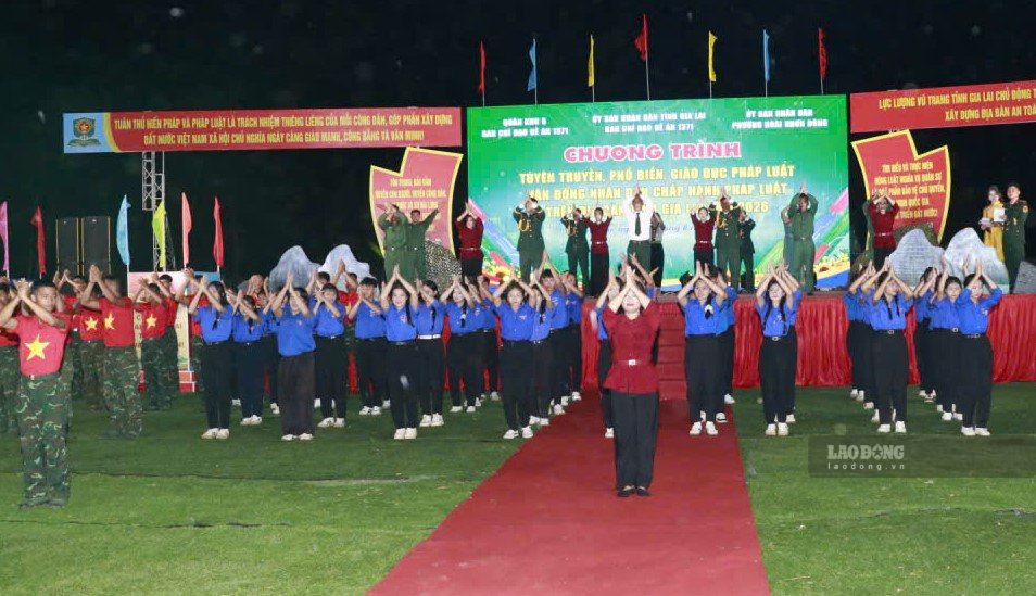 In Gia Lai, the Gia Lai Provincial Military Command has organized propaganda, dissemination, legal education, and mobilized people to comply with the law at the grassroots level. Photo: Quang Hung (QK5)