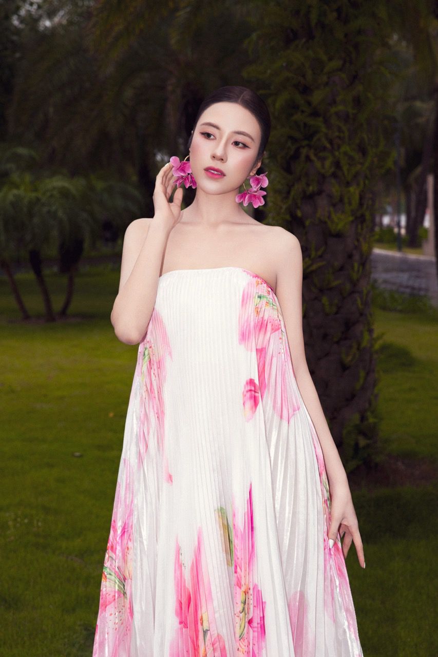 Vietnam Beauty Fashion Fest mùa thứ 16 có chủ đề “The Green World”, khai thác vẻ đẹp thiên nhiên qua thời trang. Đây cũng là phần thi Top Model của Miss World lần thứ 73, nơi các thí sinh thể hiện kỹ năng trình diễn, phong thái sân khấu và khả năng làm chủ trang phục.