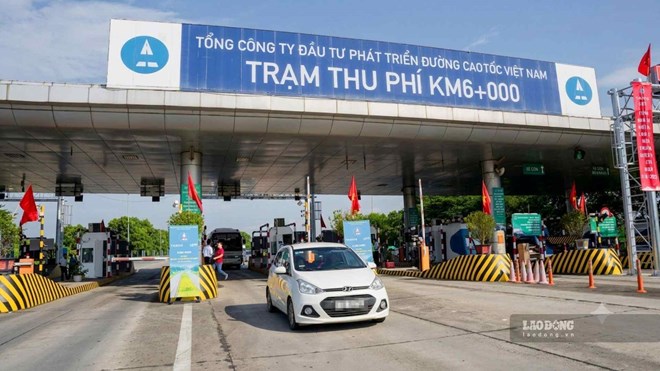 Les propriétaires de véhicules utilisant la carte ePass n'ont pas à payer de frais de traitement des transactions de 6 600 VND et 66 000 VND/mois. Photo: Minh Hạnh