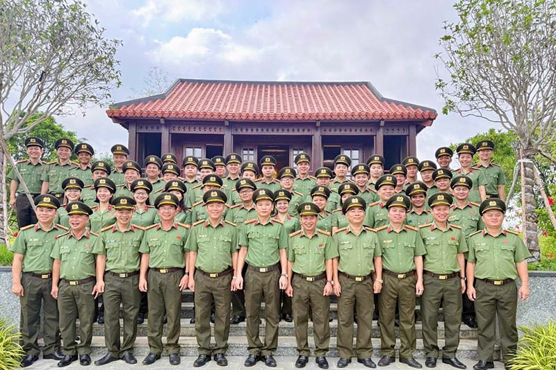 Tập thể cán bộ, chiến sĩ phòng An ninh nội địa Công an TP. Đồng Nai. Ảnh: Cổng TTĐT Công an TP. Đồng Nai