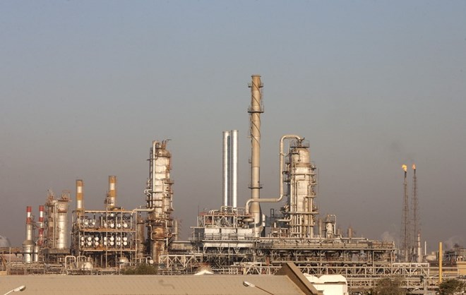 Iran's largest Abadan oil refinery. Photo: Xinhua