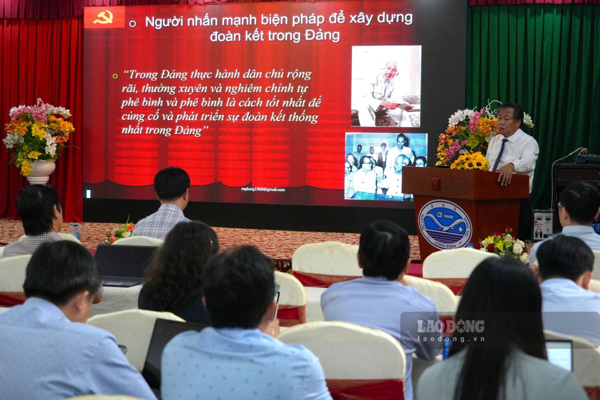 Overview of the training and professional training class for part-time lecturers in the Southern region organized by the Central Committee of the Vietnam Fatherland Front. Photo: Thanh An