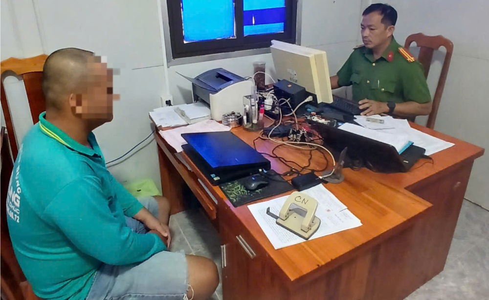 P.T.T bị xử phạt 3,5 triệu đồng về hành vi cố ý cung cấp thông tin giả, không đúng sự thật đến cơ quan có thẩm quyền. Ảnh: Hoàng Đô/Công an An Giang