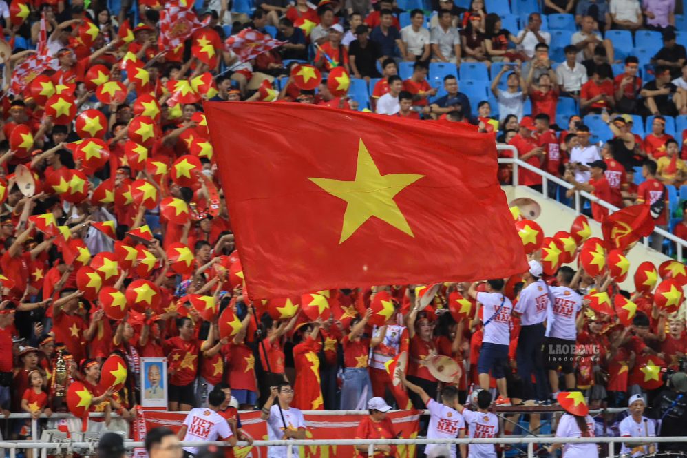 Vietnamese fans in the semi-final second leg of ASEAN Cup 2026. Photo: Minh Dan