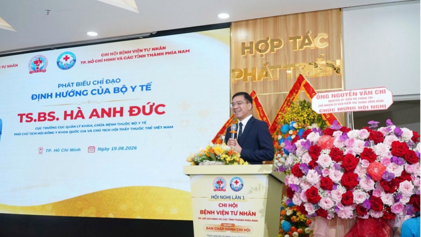 TS.BS. Hà Anh Đức - Cục trưởng Cục Quản lý khám, chữa bệnh, Bộ Y tế phát biểu chỉ đạo tại Hội nghị. Ảnh: Đơn vị cung cấp