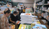 Ho Chi Minh City parents run more than 20 km, go to 5-6 places to find textbooks for their children