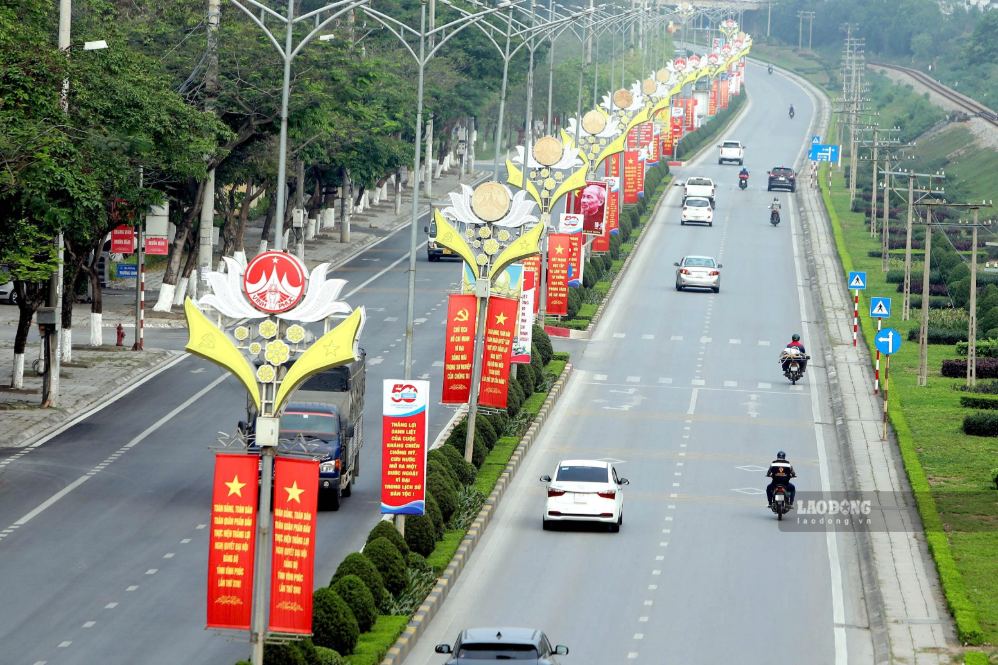A road in Vinh Phuc area is spacious and modern after the transportation project with a large total investment is completed. Photo: To Cong