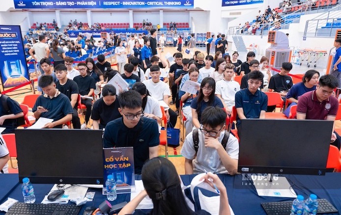 Many policies on tuition fees, scholarships, accommodation and academic orientation are being implemented to support students in the early stages of entering the university environment.