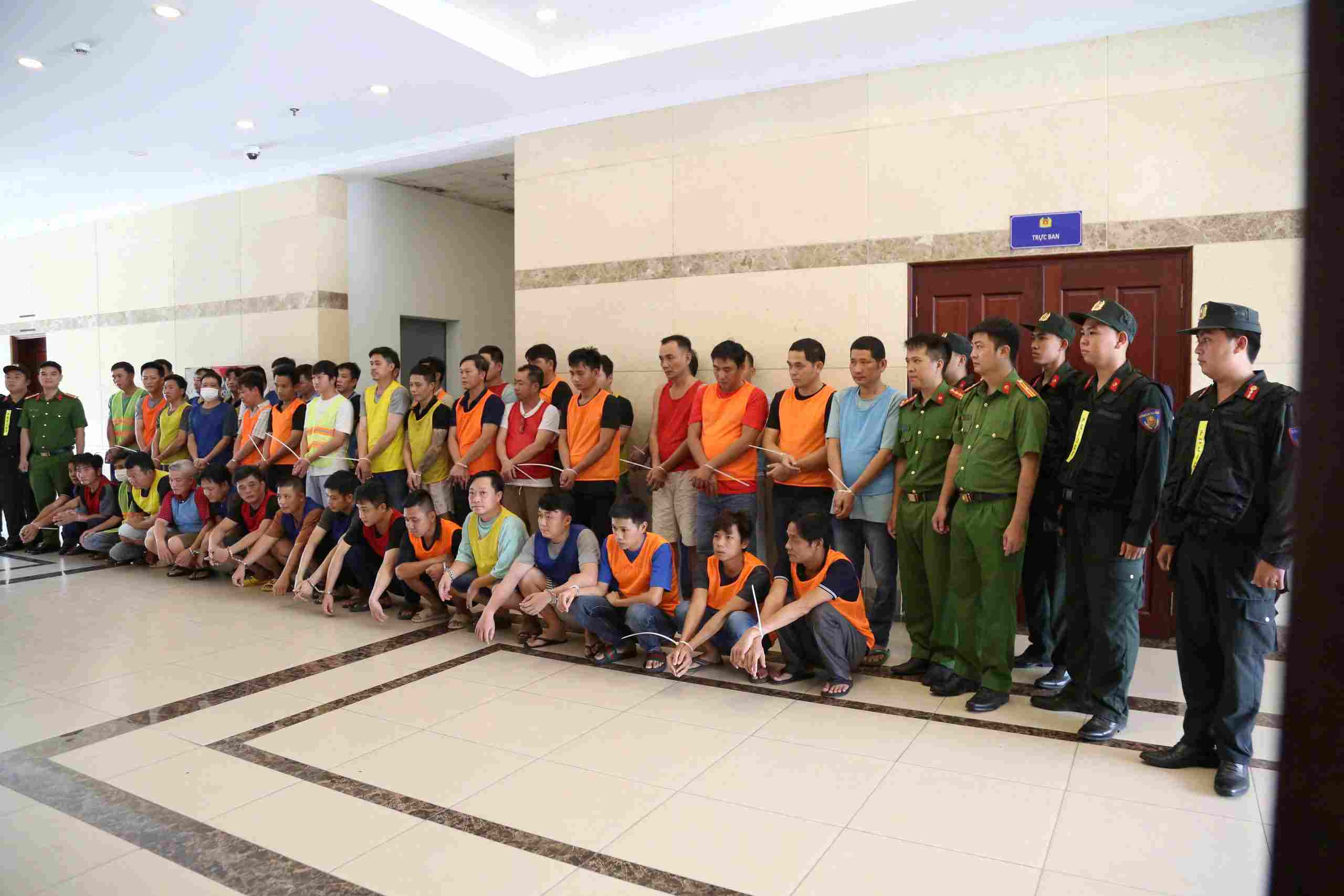 Công an triệt phá đường dây đánh bạc trực tuyến, tạm giam nhiều đối tượng. Ảnh: Công an TPHCM