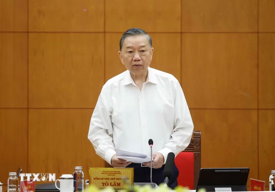 General Secretary and President To Lam clearly stated the requirement to take the impact results and satisfaction of people and businesses as the basis for evaluating policies, organizational structure, and personnel. Photo: VNA