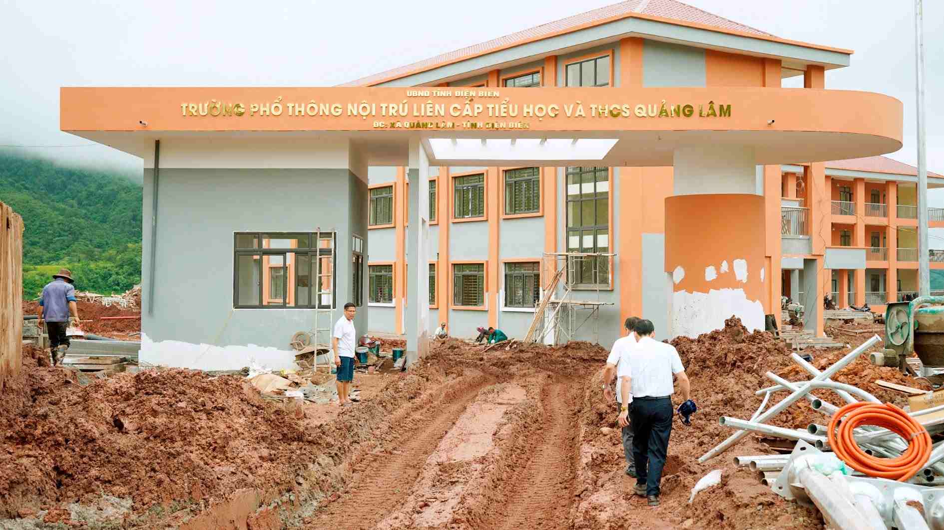 A series of boarding schools in border areas are required to ensure both progress and quality. Photo: Quang Lam Commune People's Committee