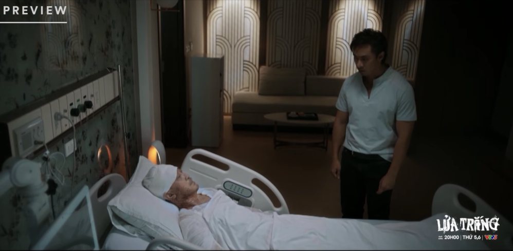 Lão Công nằm viện nhưng vẫn nắm được những thông tin quan trọng. Ảnh: VFC