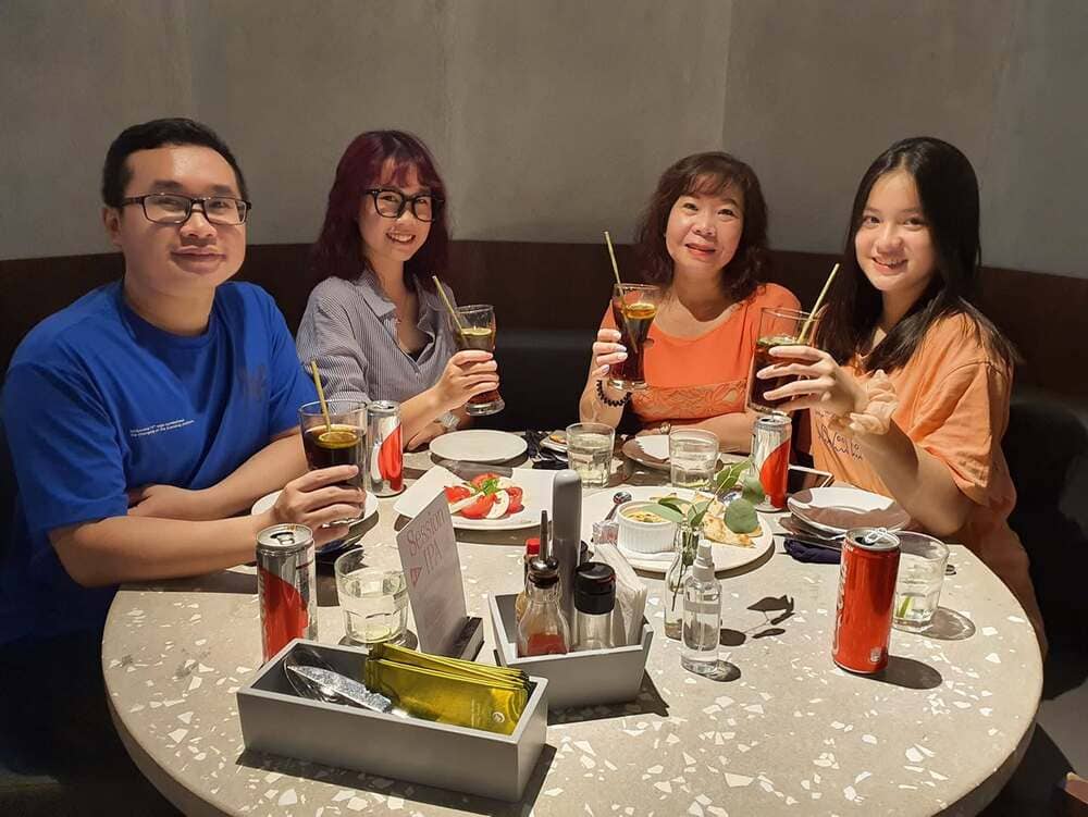 A family reunion meal with all family members will be a meaningful activity during the Vu Lan festival season. Photo: Tuan Dat