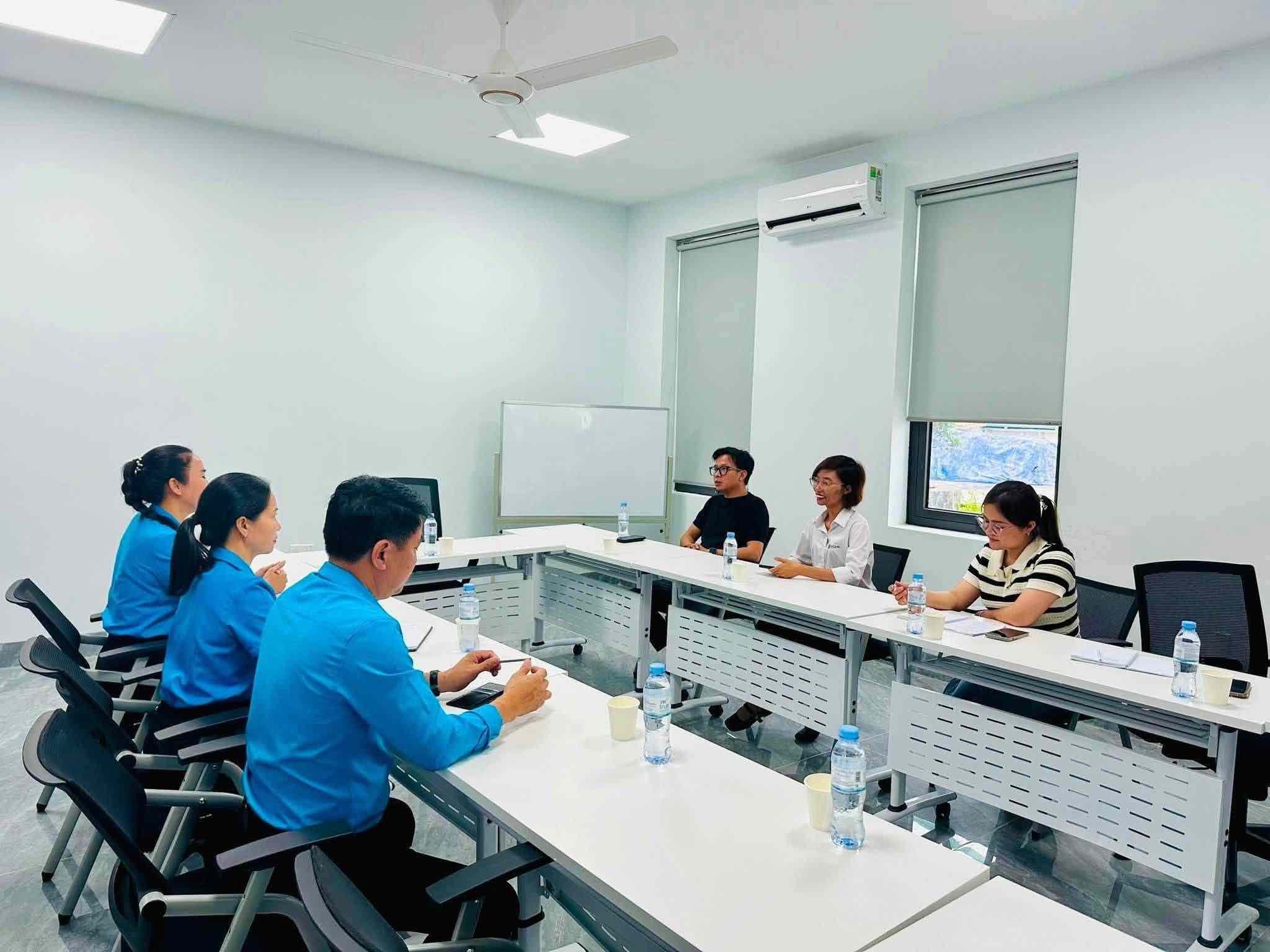 Nghia Dan Commune Trade Union mobilized to establish a grassroots Trade Union at a business with nearly 300 workers. Photo: Nghe An Trade Union