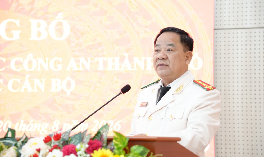 Đồng chí Đại tá Nguyễn Văn Võ – Trưởng phòng Cảnh sát giao thông phát biểu nhận nhiệm vụ. Ảnh: Công an TP Đồng Nai