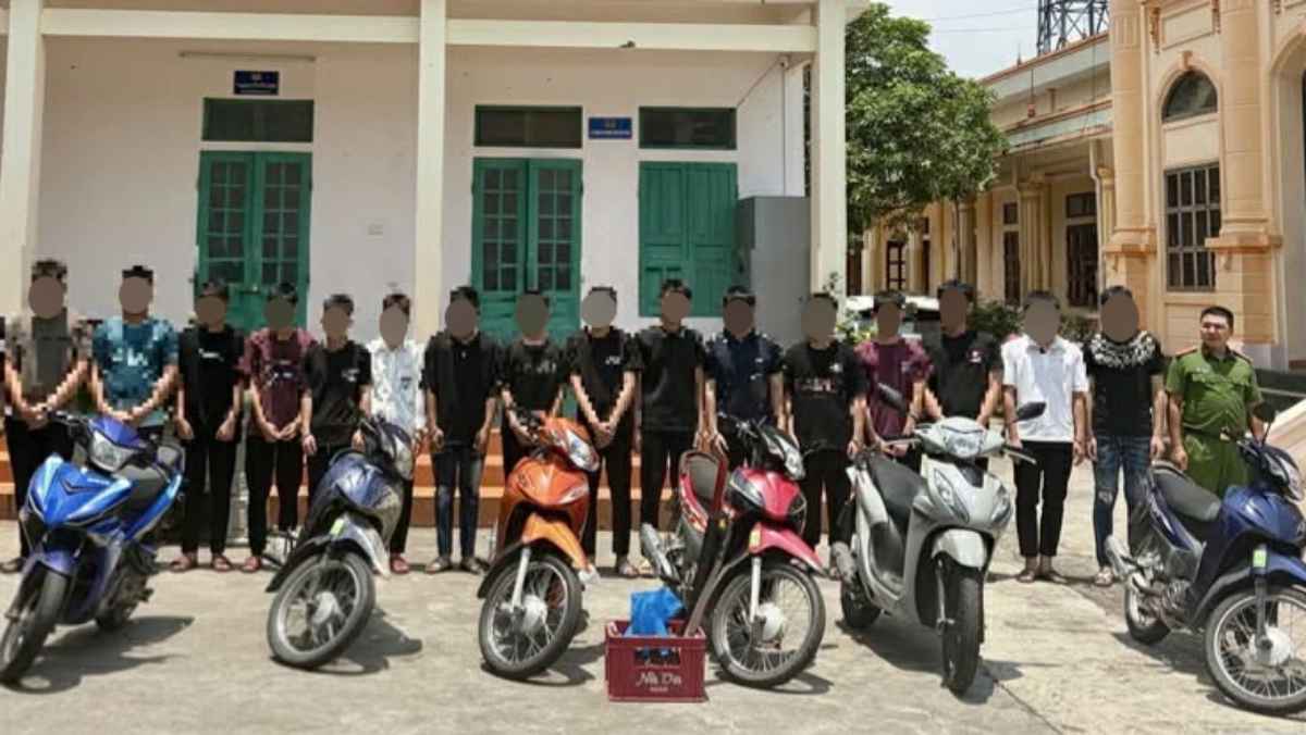 Một số đối tượng tại cơ quan Công an. Ảnh: Công an tỉnh Ninh Bình