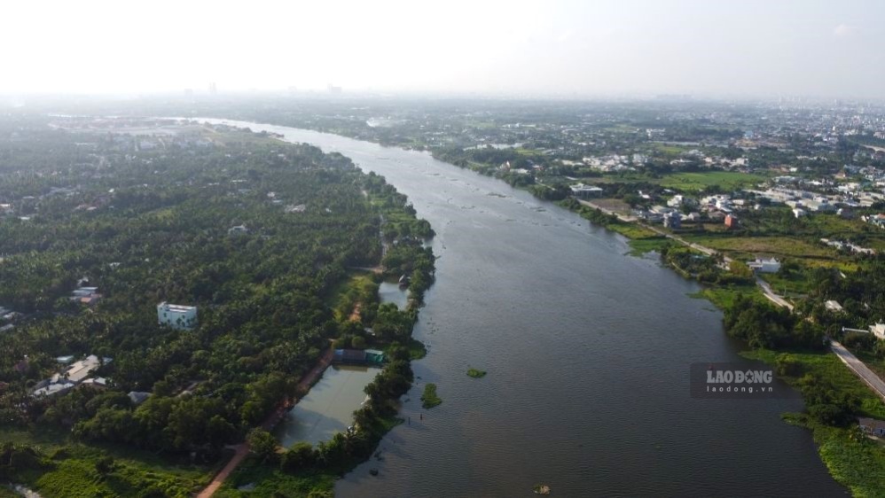 Saigon River section passing through Thuan An ward (HCMC).   Photo: Dinh Trong