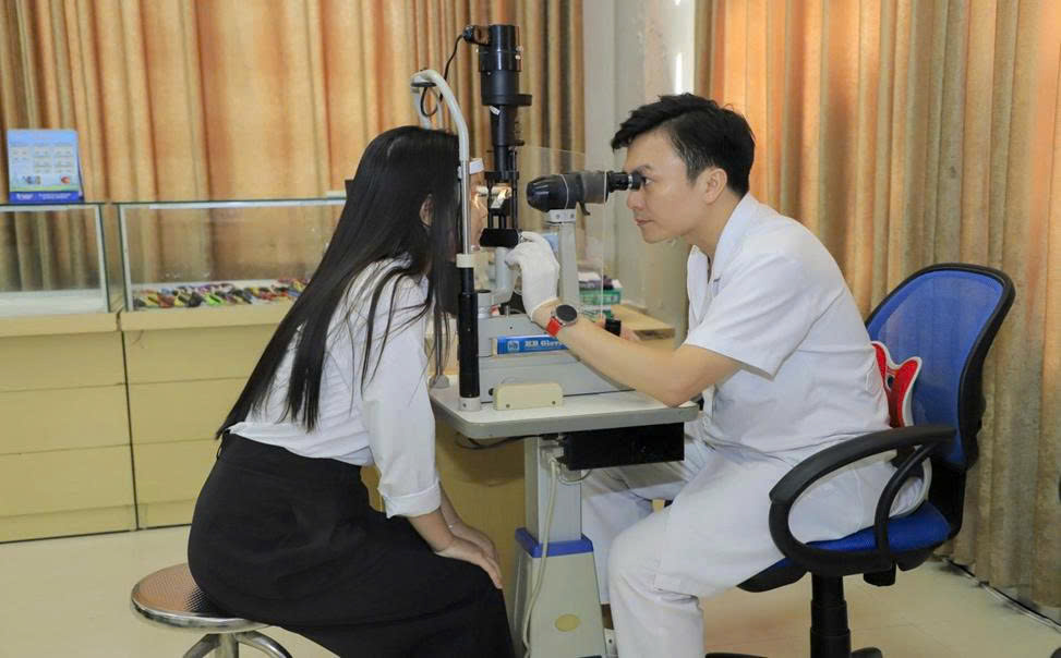 Hop Luc Corporation organizes health check-ups and care for employees. Photo: Thanh Hoa Trade Union