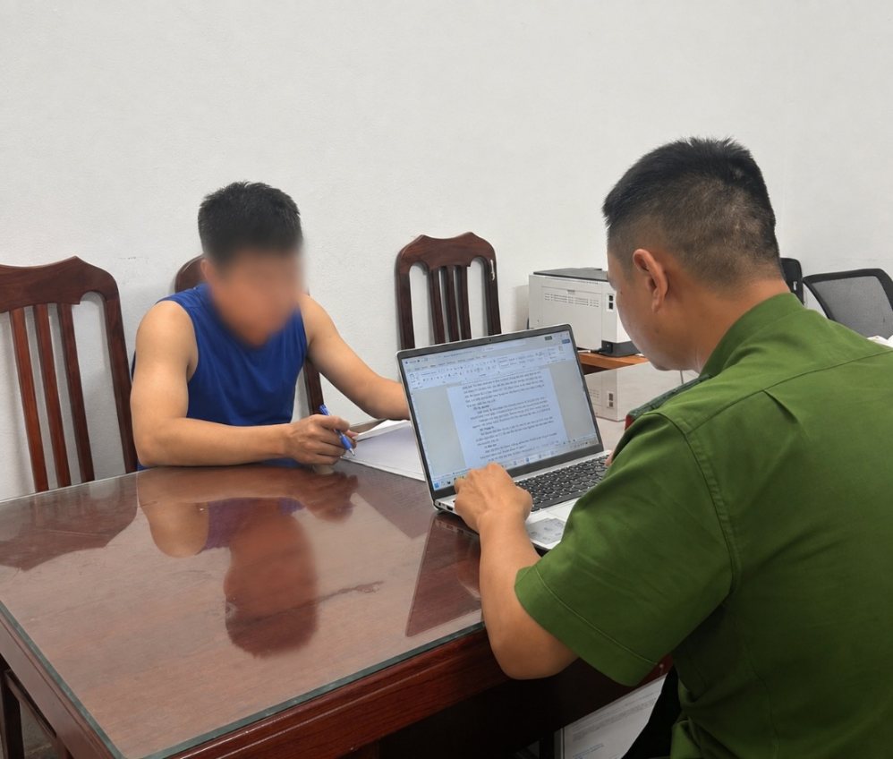 H.X.C dùng nhiều số điện thoại gọi liên tục đến Tổng đài 113 báo tin sai sự thật. Ảnh: Công an TP Hà Nội 