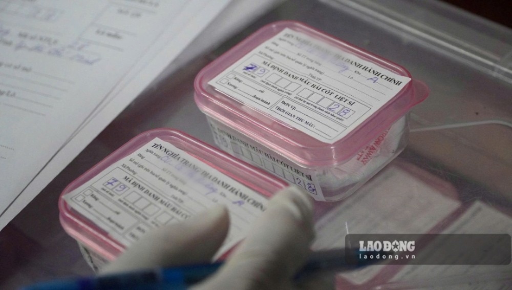 Ho Chi Minh City transfers 7,104 martyr remains samples for DNA testing. Photo: Anh Tu