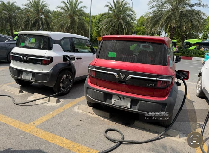 In big cities, where roads are narrow, vehicle density is high and parking spaces are limited, compact size becomes a practical advantage. Photo: Duc Van