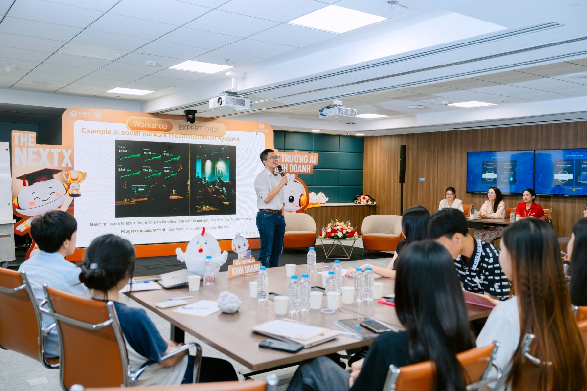 Chuỗi Company Tour của The NextX giúp các thí sinh tiếp cận góc nhìn thực tiễn về công nghệ, kinh doanh và phát triển năng lực lãnh đạo. Ảnh: Techcombank