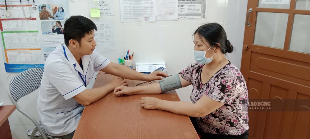 Lang Son accelerates health check-ups and establishes electronic books for people. Photo: Khanh Linh
