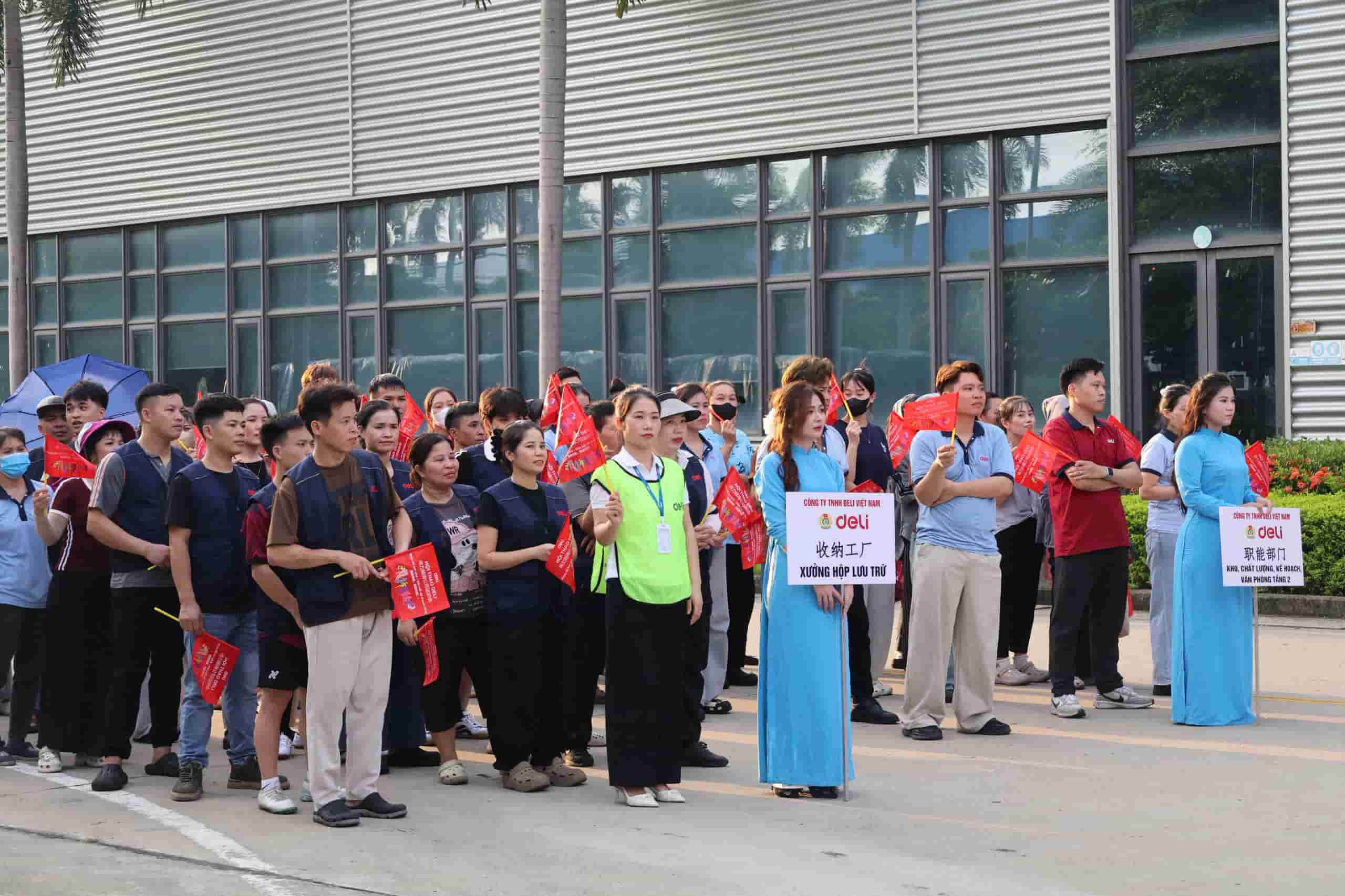 The sports festival at Deli Vietnam Co., Ltd. attracted a large number of officials and employees. Photo: Quyet Chien/Provincial Labor Federation.