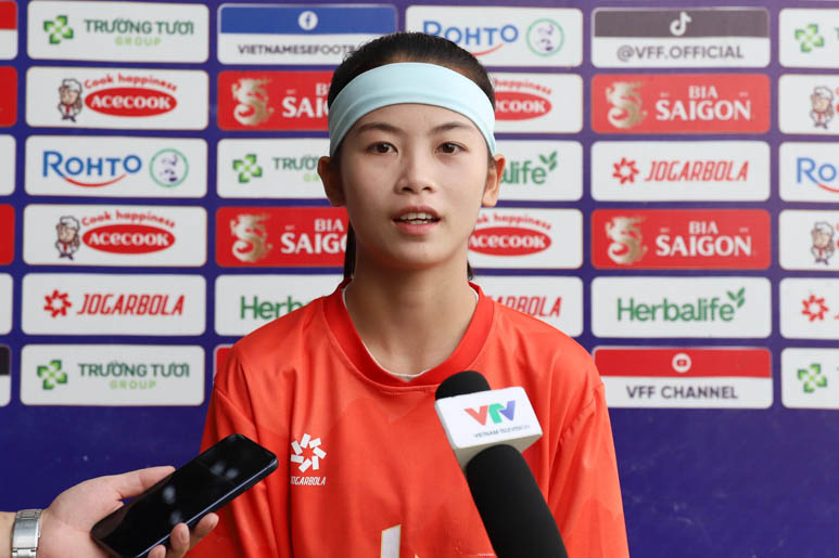 Trương Yến Linh se fixe pour objectif de dépasser le Championnat d'Asie féminin U17 2027 avec l'équipe féminine vietnamienne U17. Photo: VFF