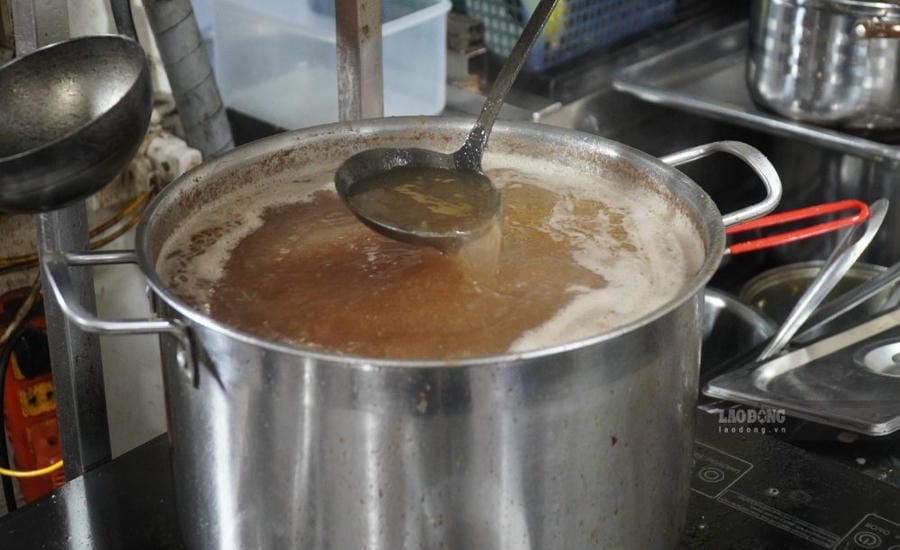Mì Quảng giản dị mà cầu kỳ ở từng nguyên liệu. Ảnh: Minh Vũ