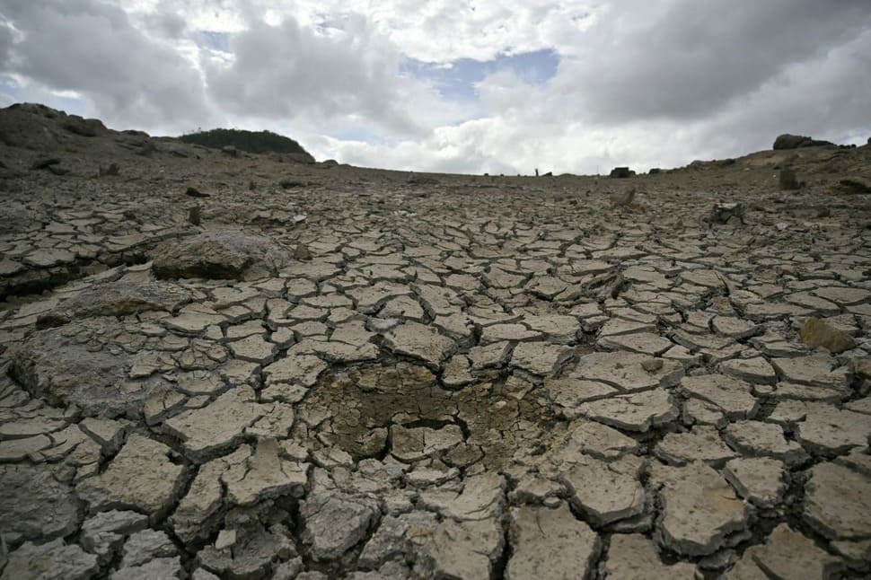 Drought has reduced the water level of the La Concepcion reservoir, Honduras to only about 30%. Photo: AFP