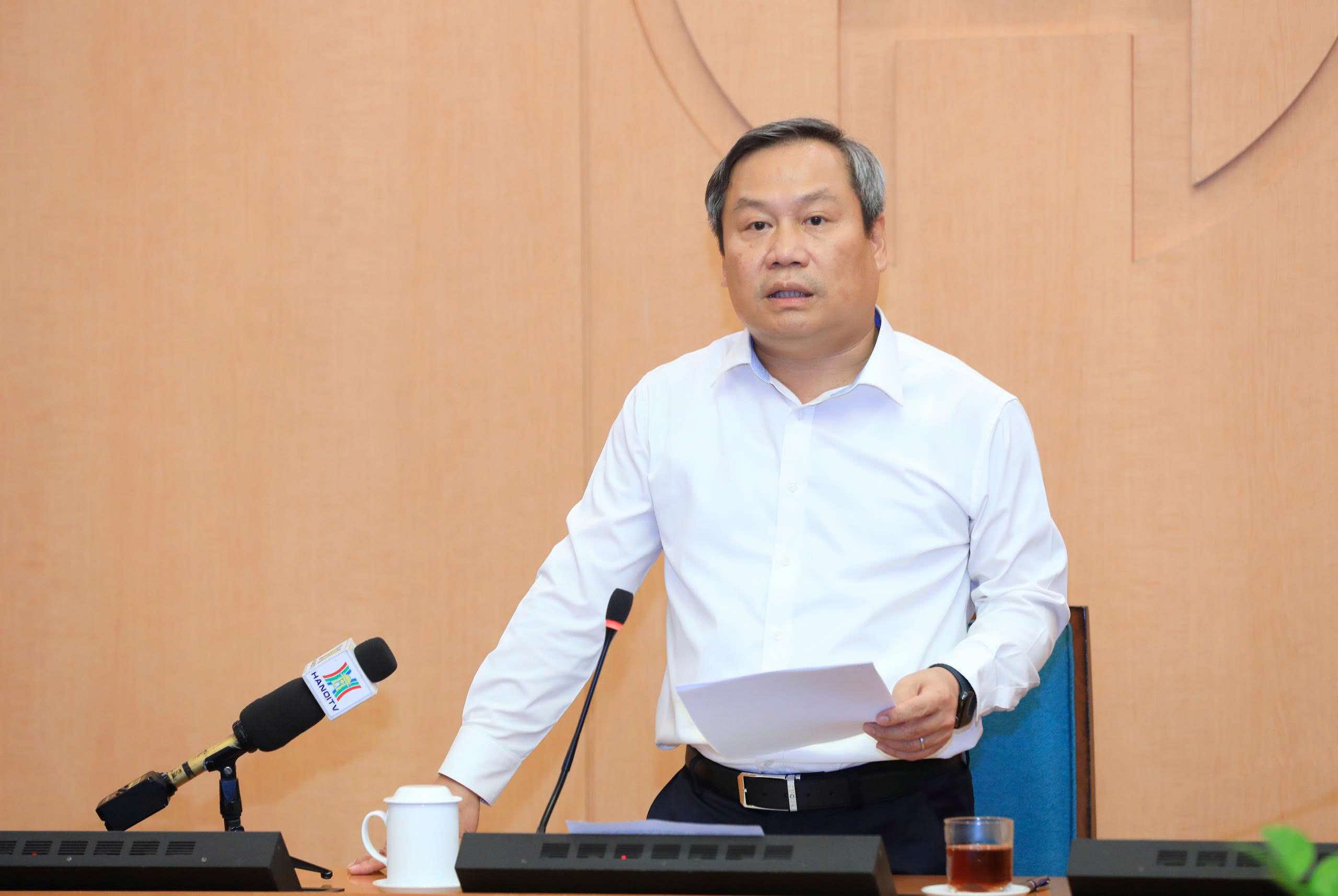 Chairman of Hanoi People's Committee Vu Dai Thang speaks at the meeting. Photo: Hanoi People's Committee
