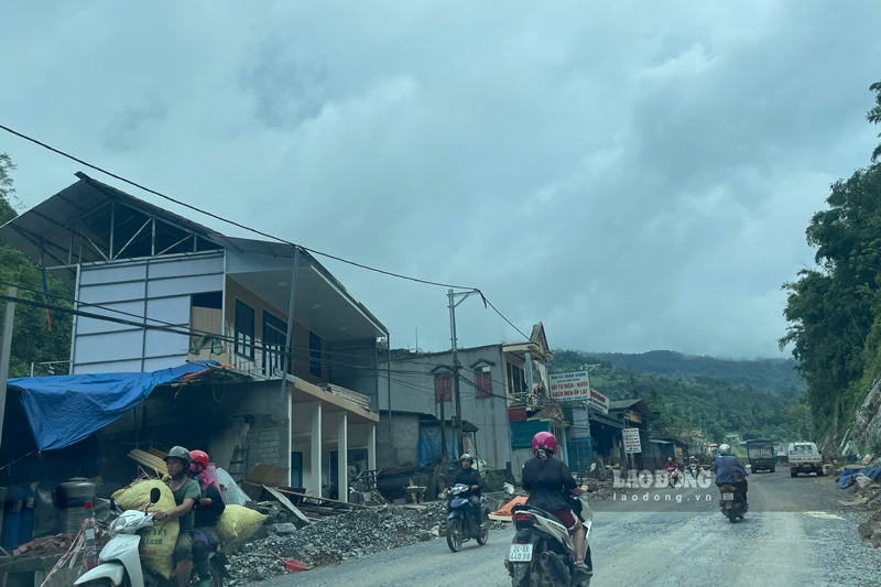 Khoảng 2,4/3,4 km mặt bằng dự án Quốc lộ 4E đã được bàn giao cho đơn vị thi công. Ảnh: Đinh Đại
