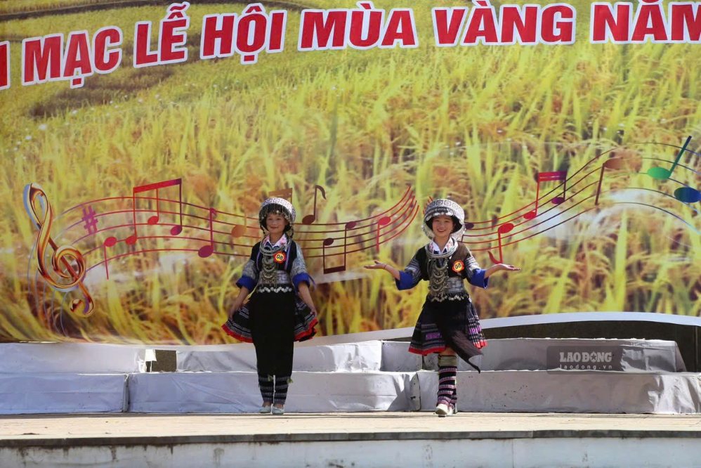 Văn nghệ chào mừng Tết Độc lập