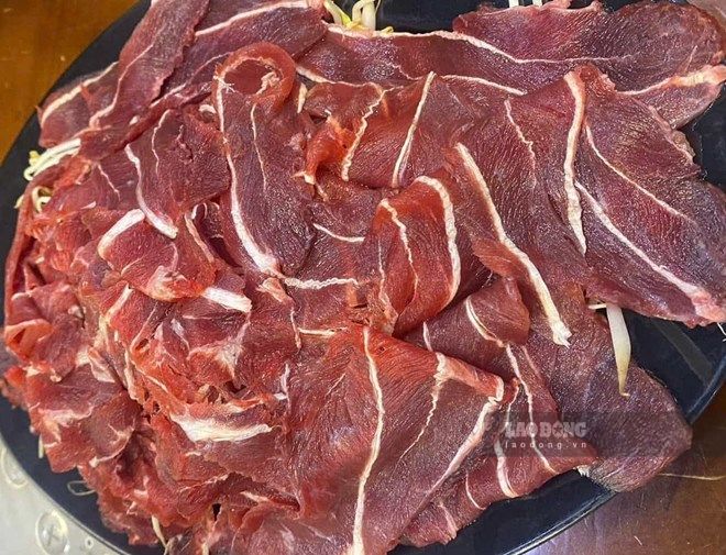 Regularly eating a lot of red meat can increase the risk of fatty liver. Photo: Quang Minh.