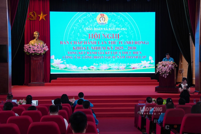 Union members and trade union officials from grassroots levels attend the conference. Photo: Dinh Dai